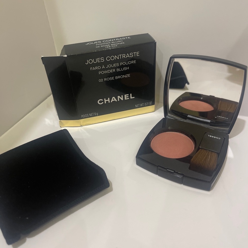Chanel - Picture 2 of 4